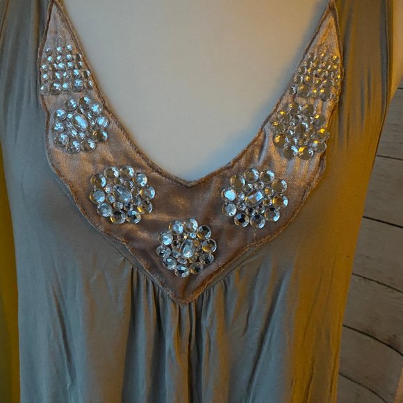 SOLD Faith 21 plus 3x tunic top grey w/ rhinestone - Picture 3 of 6